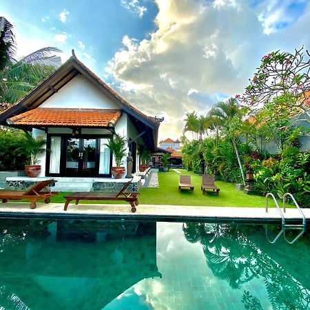Puri Ayu Hotel Canggu Eksteriør billede