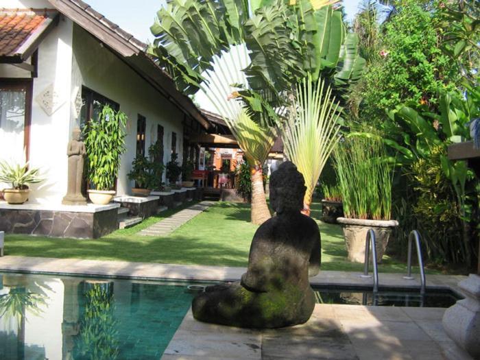 Puri Ayu Hotel Canggu Eksteriør billede